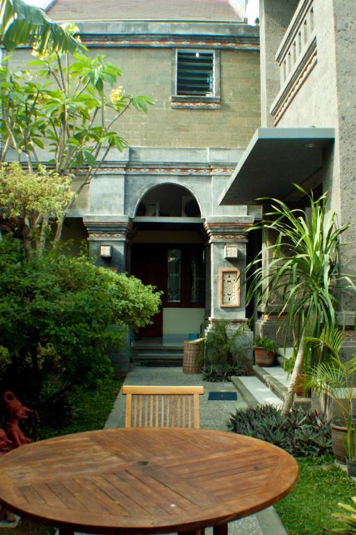 Omah Semar Homestay ジョグジャカルタ エクステリア 写真