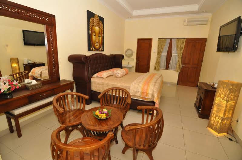Omah Semar Homestay ジョグジャカルタ エクステリア 写真